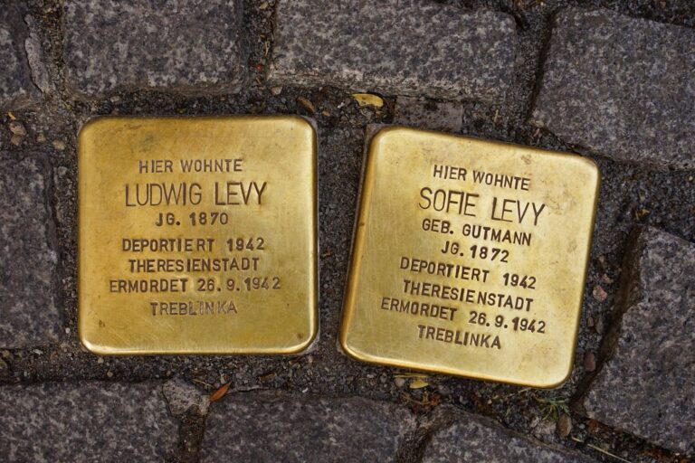 Schändungen von Stolpersteinen sind unerträglich, besonders am heutigen Gedenktag für die Opfer des Holocaust